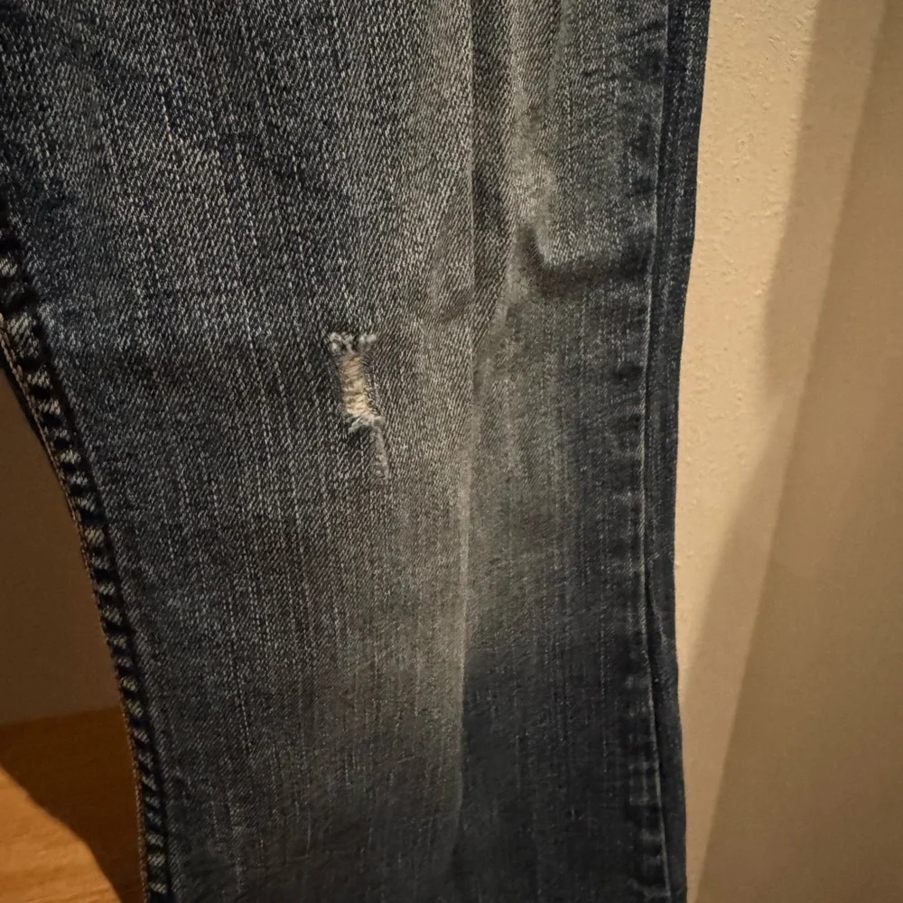 Tuesday Silver Jeans Dark Blue Distressed Straight/Flare Leg Women's Jeans - Picture 6 of 13